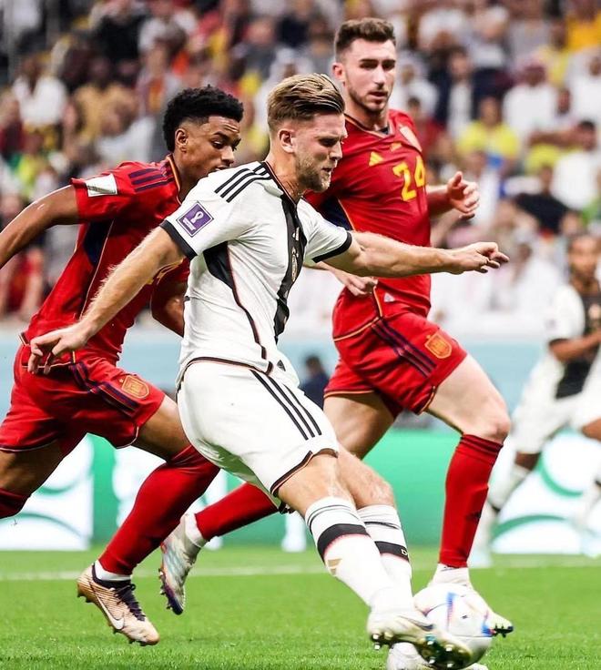 齐沃：种种困难让我们在赢球后更高兴；今天的劳塔罗值得拥抱