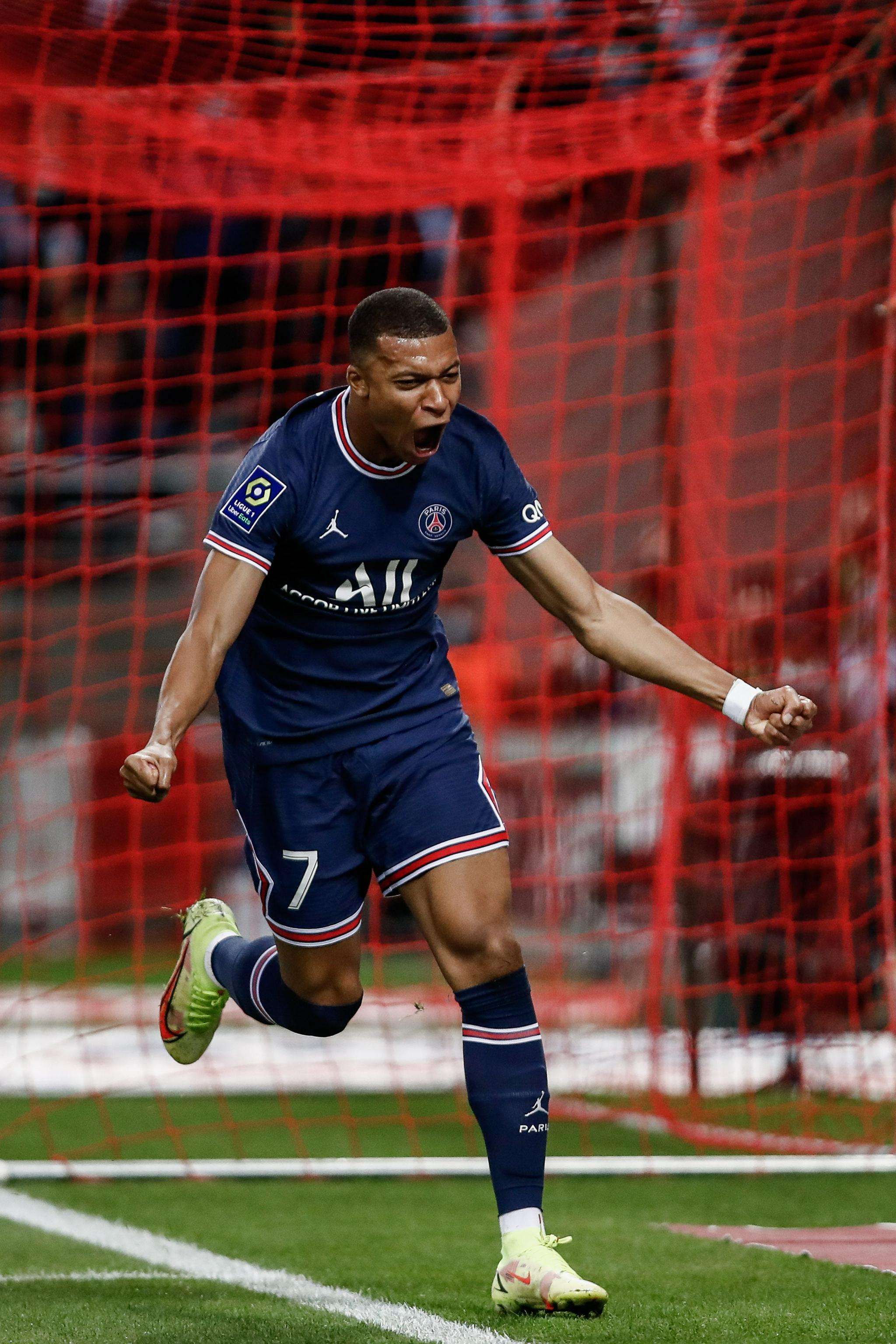 葡足协主席：围绕C罗未参加若塔葬礼的争议是极大的不公（葡足协主席：对C罗未出席若塔葬礼的质疑极不公正）