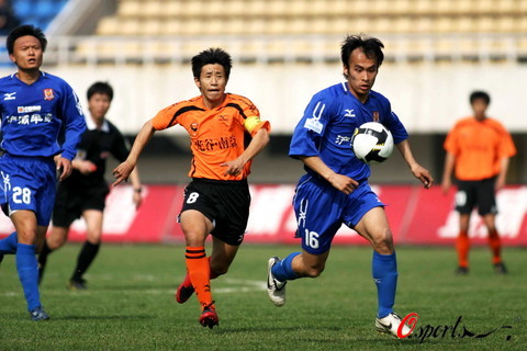 荷兰足协官方：小克鲁伊维特因伤缺战立陶宛，已经返回俱乐部（荷兰足协通报：小克鲁伊维特伤缺战立陶宛，已返回俱乐部）