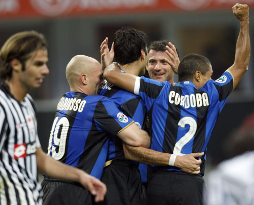 鲍威尔：高诗岩做出了非常好的表率作用 他能够把全队融在一起