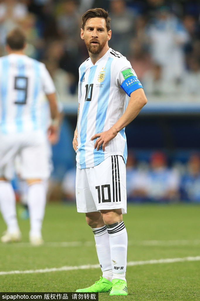 wendy六连红！英超-曼联1-1遭西汉姆联逼平，五轮联赛仅取一胜（Wendy豪取六连红！英超曼联1-1西汉姆联，近五轮仅一胜）