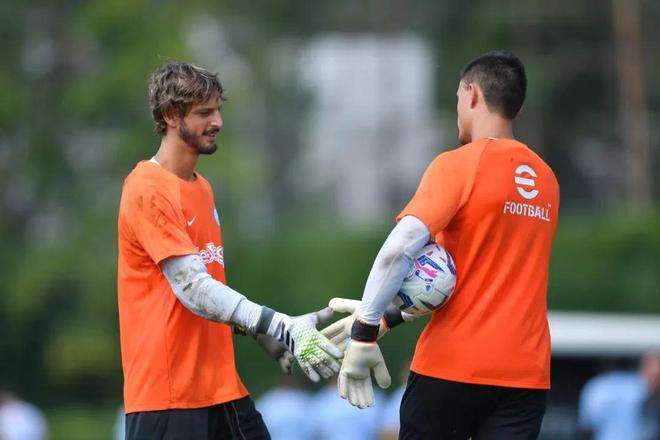 阿莱格里：能拿下平局已经很不错，恩昆库最后阶段表现出色（阿莱格里：能逼平已算不错，恩昆库末段发挥抢眼）