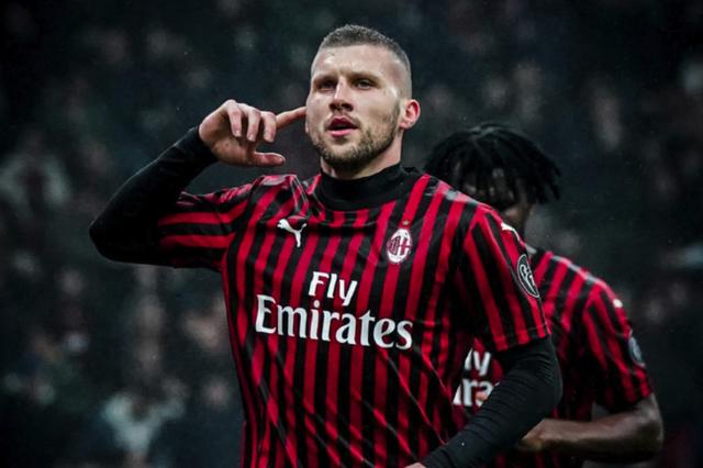 记者：罗马的确有意路易斯-恩里克，但国米目前无意放人