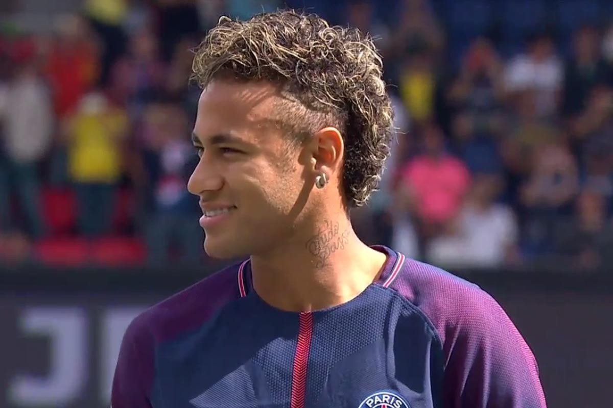 足球欧冠历史纪录被打破，网友：见证传奇